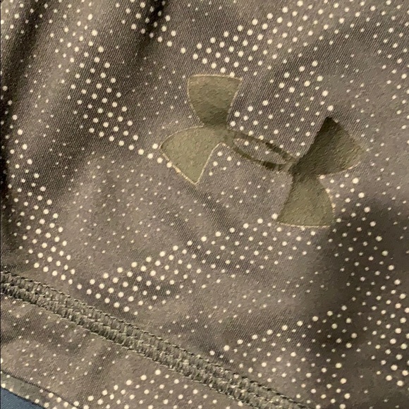 Men’s Under Armour XL grey pattern shorts - Picture 2 of 4